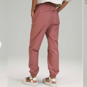 LULULEMON WARPSTREME HIGH RISE 7/8 JOGGER SPICED CHAI